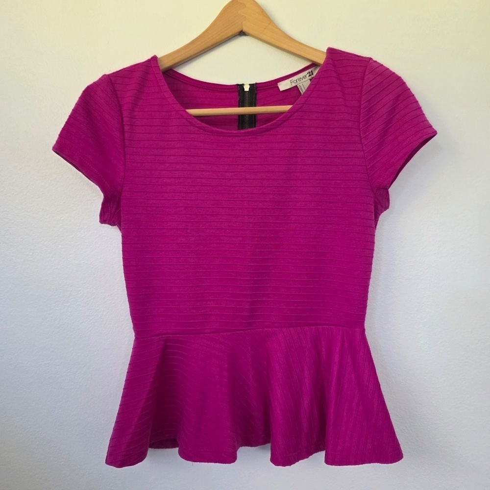 Forever 21 Peplum Fuchsia Short Sleeve Top‎